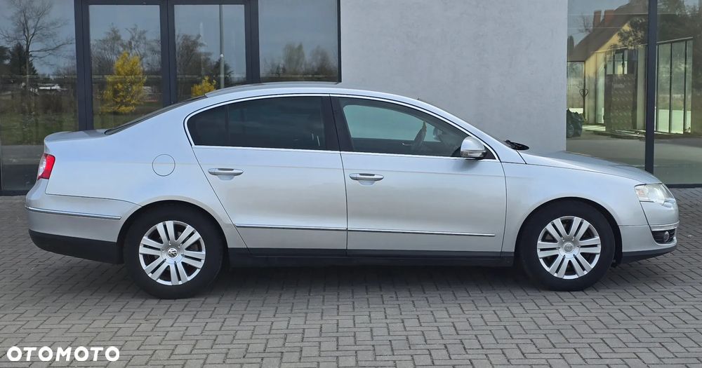 Volkswagen Passat 2.0 TDI Highline - 11