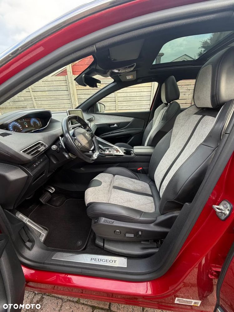 Peugeot 3008 1.6 PureTech HYbrid4 GT Line S&S EAT8 - 8