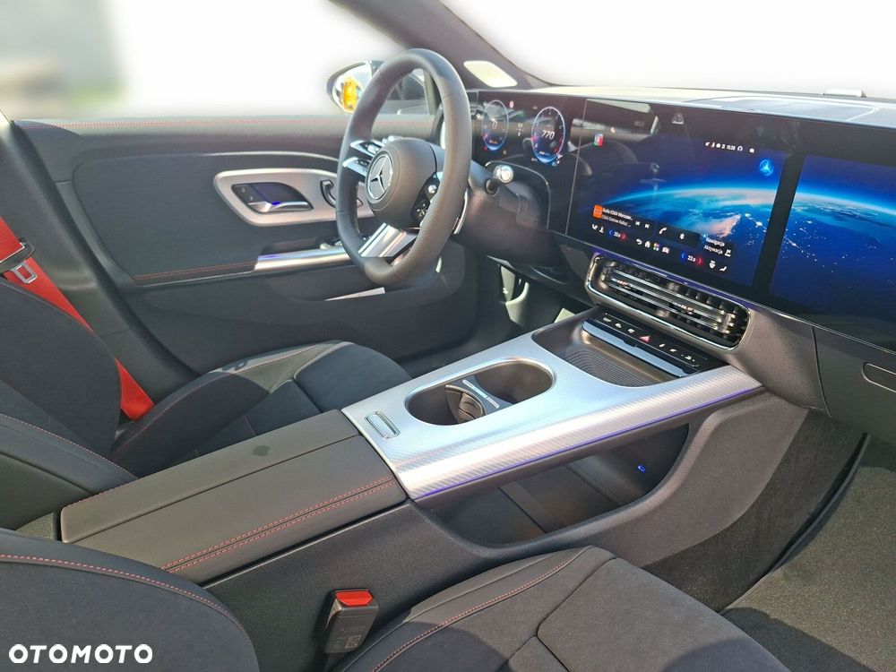 Mercedes-Benz CLA - 12