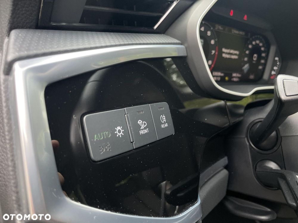Audi Q3 35 TFSI S tronic - 28