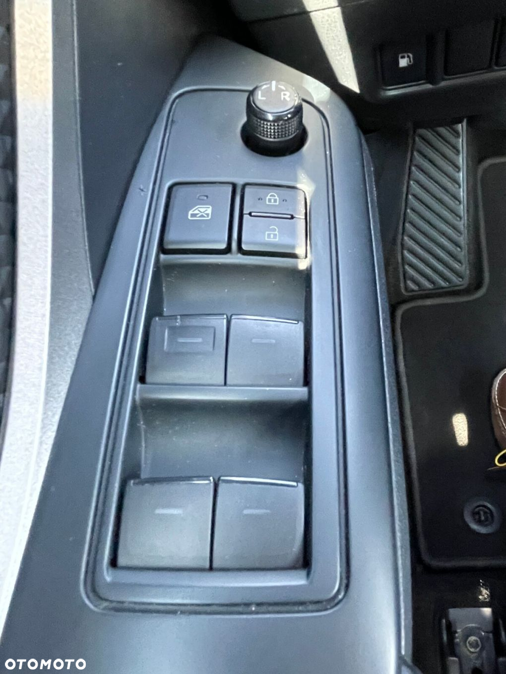Toyota C-HR 1.8 Hybrid Premium - 25
