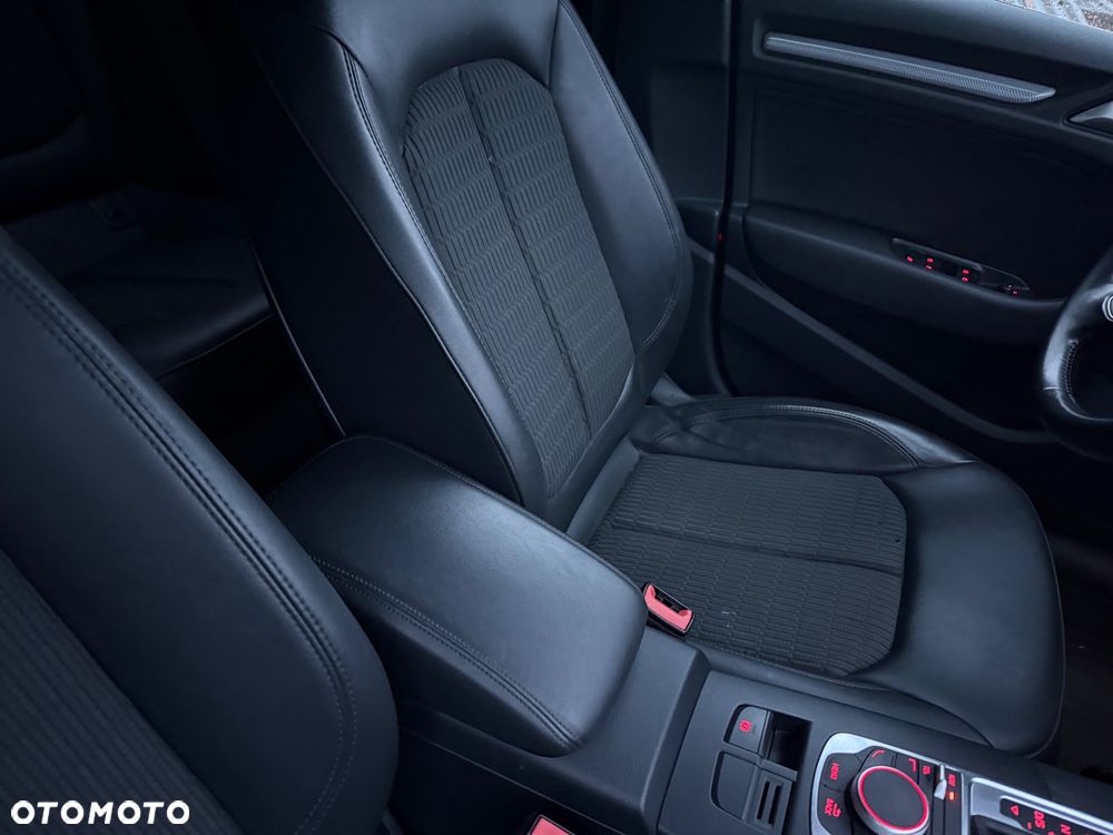 Audi A3 Sportback 1.4 TFSI g-tron S tronic Ambiente - 35