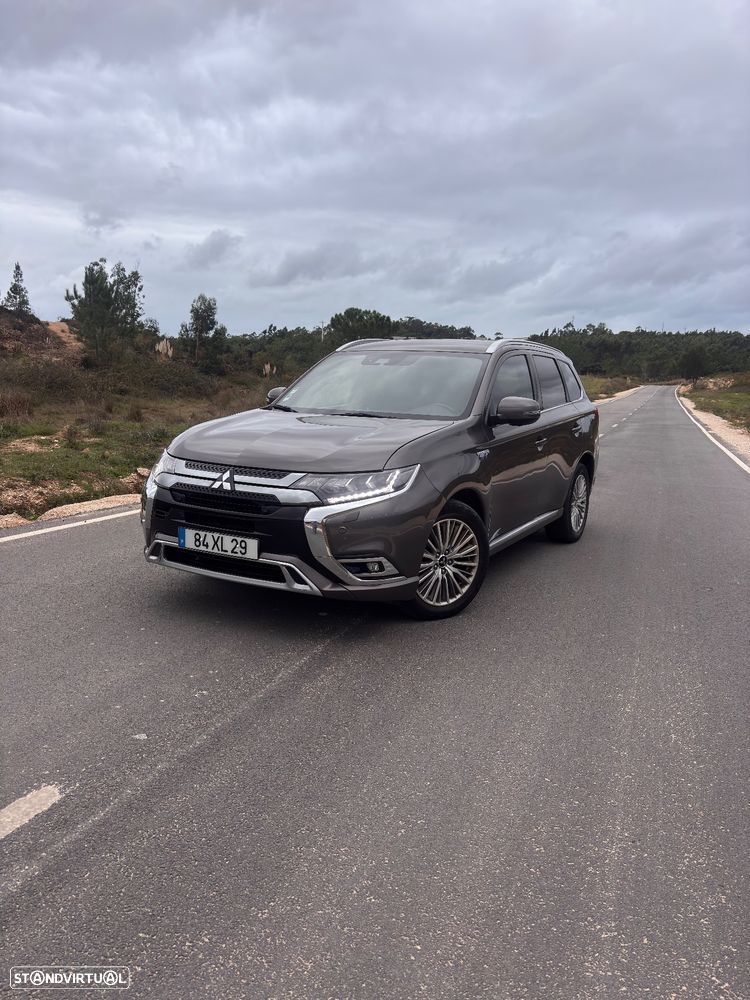 Mitsubishi Outlander 2.0 PHEV Intense Navi - 1