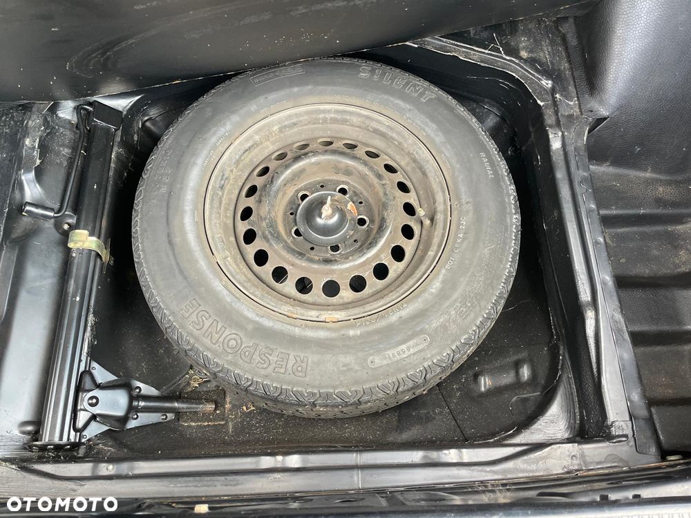 Mercedes-Benz W123 - 23