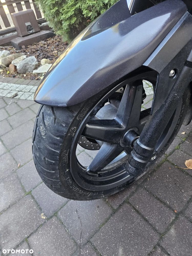 Yamaha X-max - 11