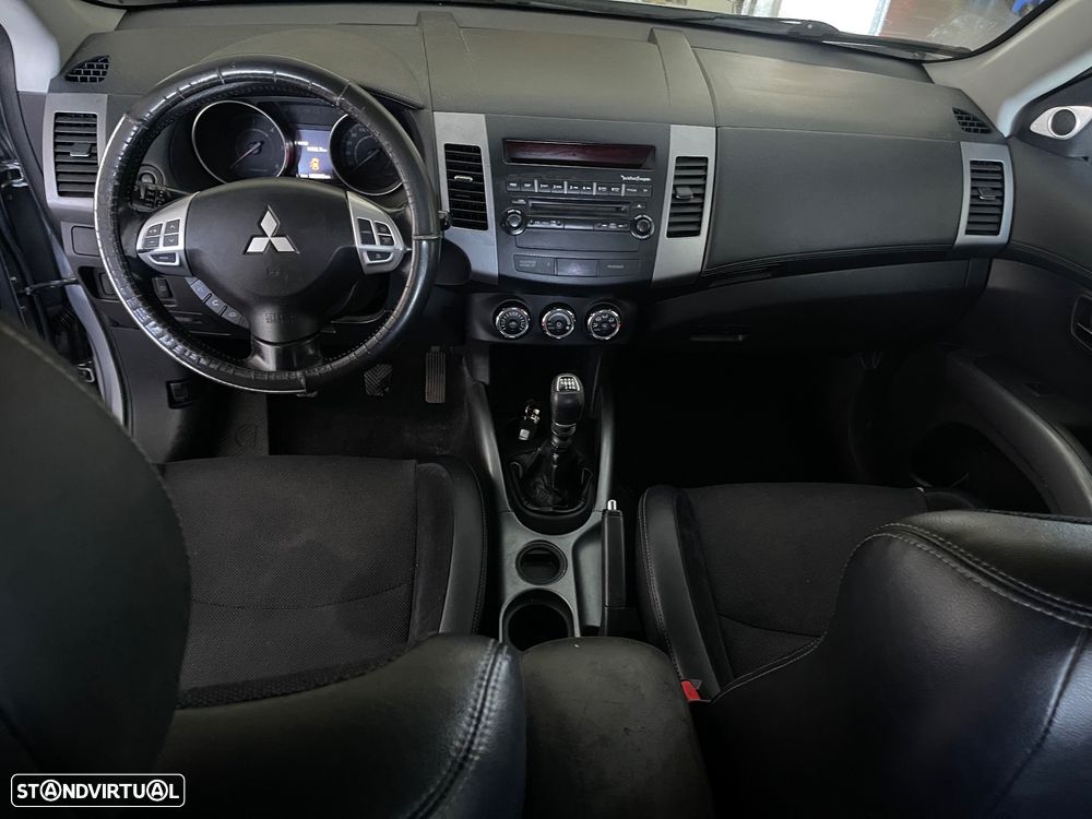Mitsubishi Outlander 2.2 DI-D Instyle - 9