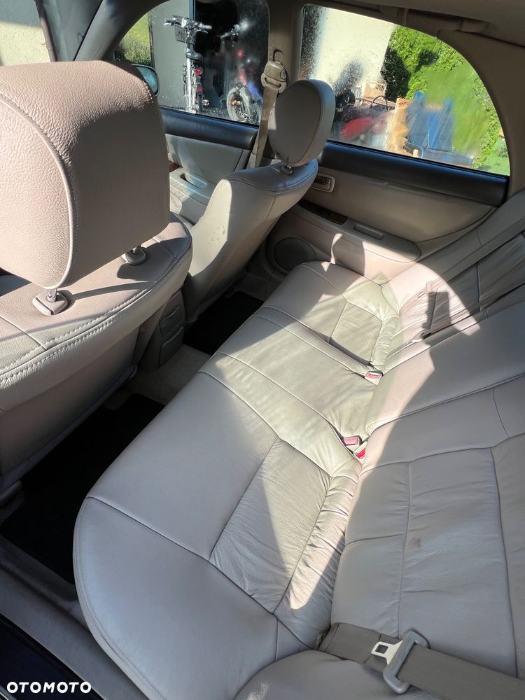 Lexus ES - 9
