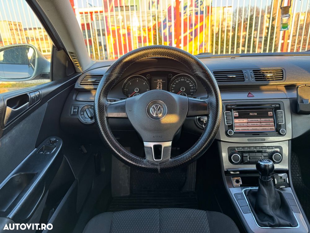 Volkswagen Passat 2.0TDI Comfortline DPF - 11