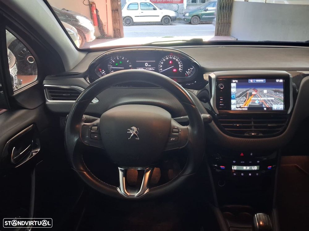 Peugeot 208 1.2 PureTech Style - 12