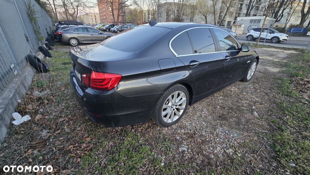 BMW Seria 5 530d xDrive - 7