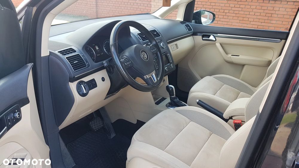 Volkswagen Touran 2.0 TDI DPF Highline DSG - 15