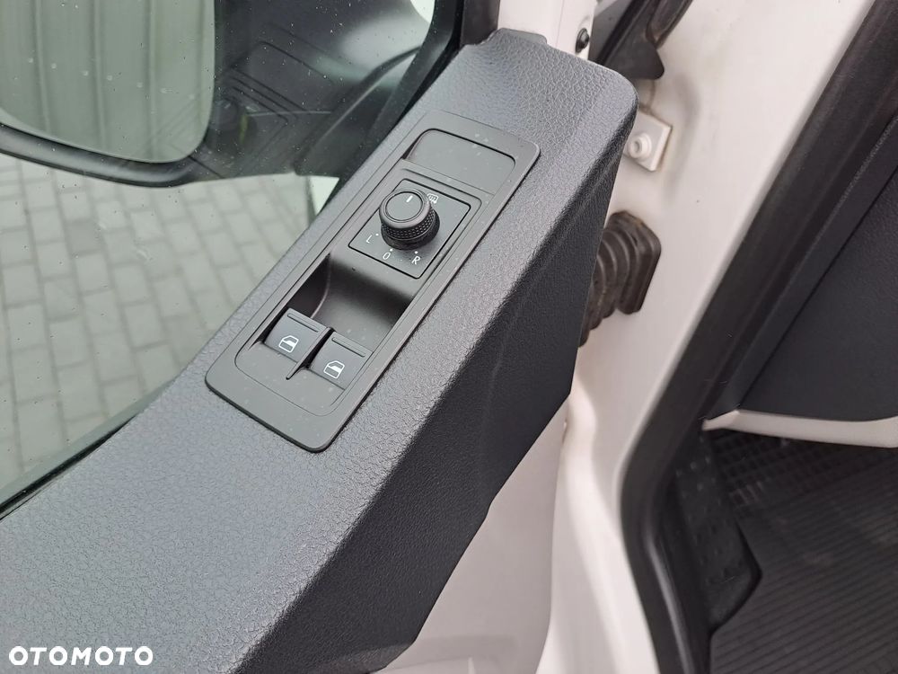 Volkswagen Transporter - 9