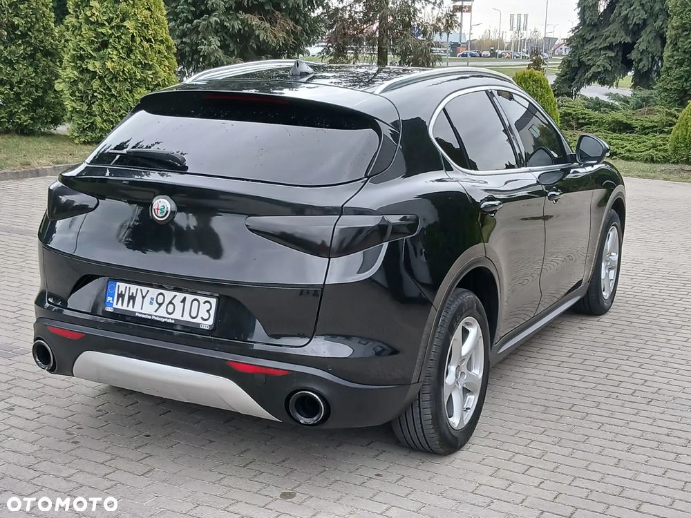 Alfa Romeo Stelvio 2.0 Turbo 16V AT8-Q4 Executive - 6