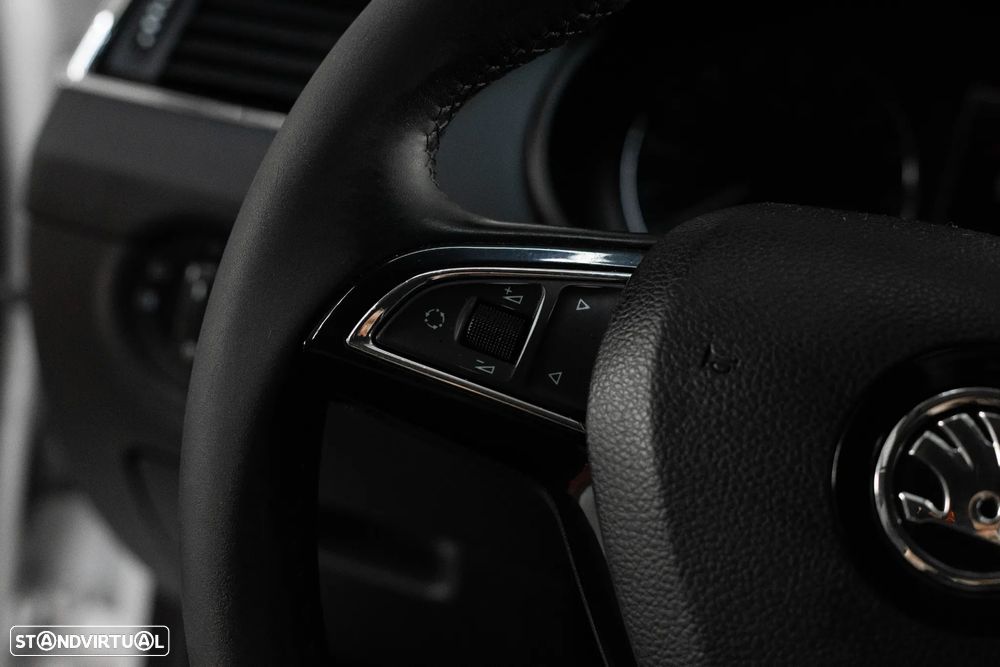 Skoda Octavia Break 1.6 TDi Sportline - 27
