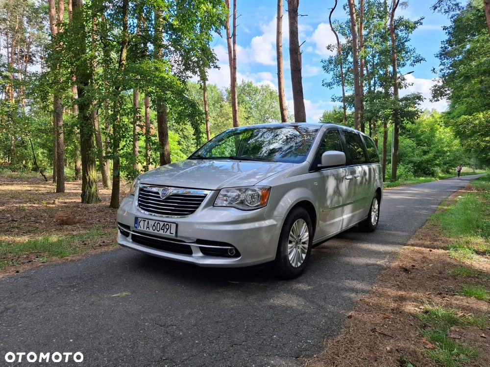 Lancia Voyager - 1