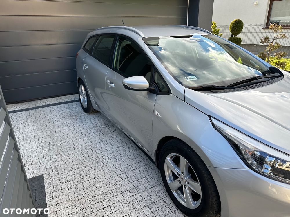 Kia Ceed 1.4 L - 6