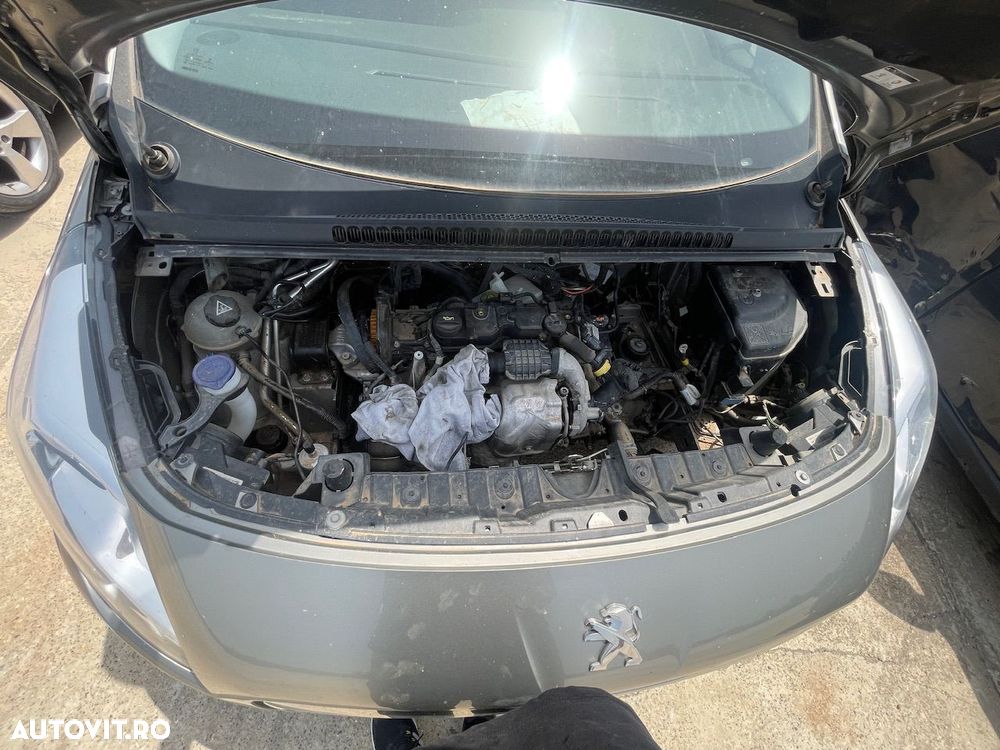 Dezmembrez Peugeot 3008 2014 1.6 HDI - 5