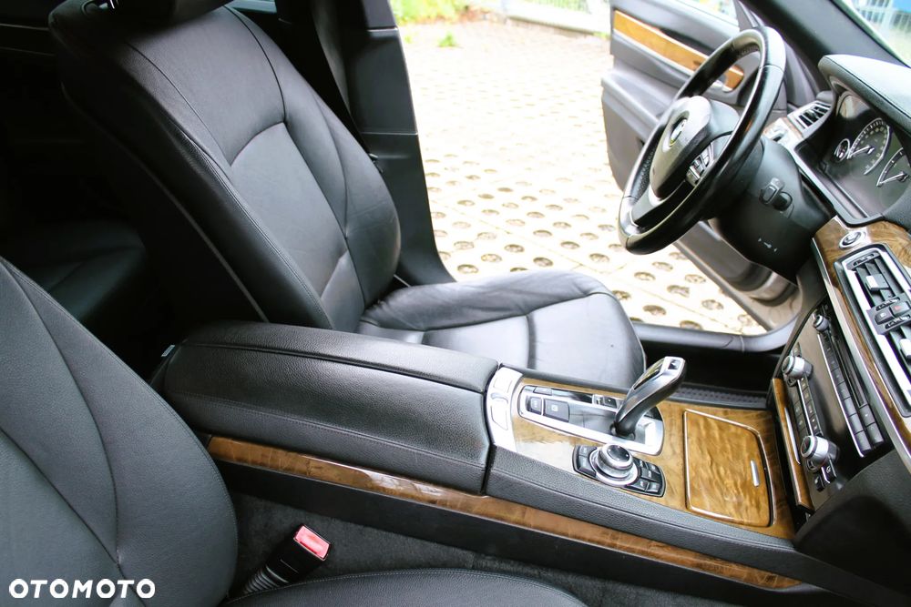 BMW Seria 7 730d Blue Performance - 28