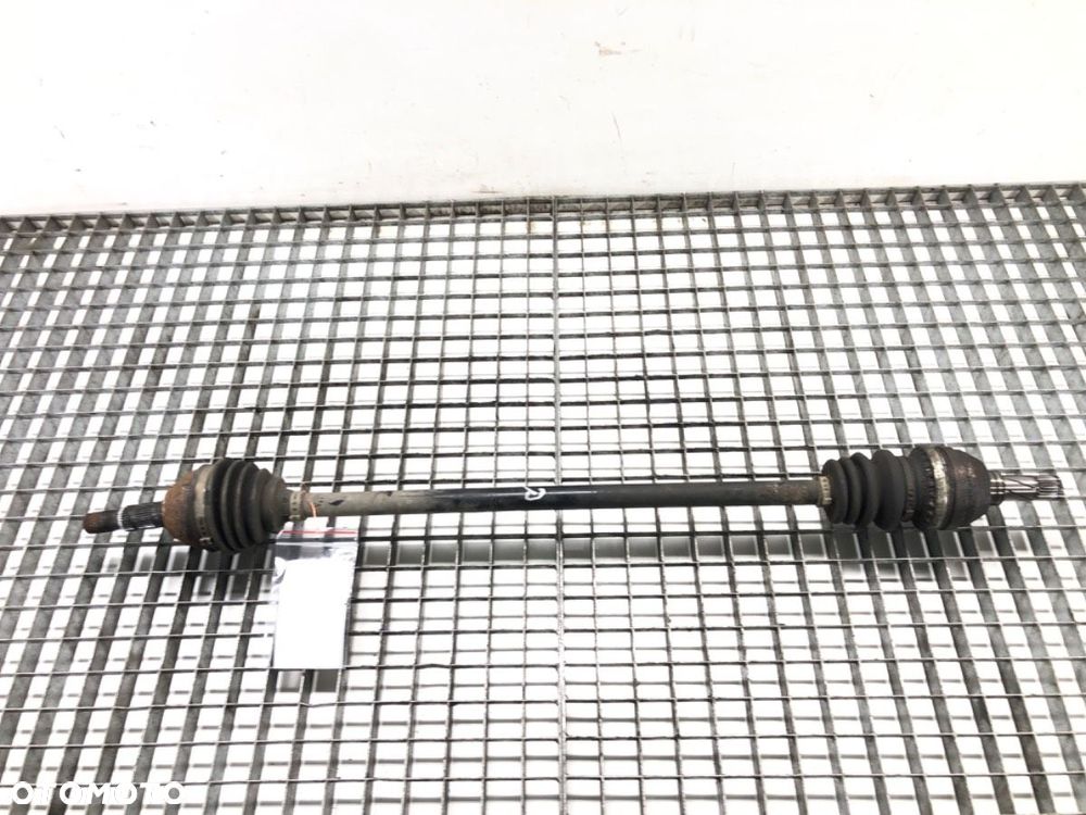 PÓŁOŚ PRAWY PRZÓD  OPEL ASTRA H GTC (A04) 2005 - 2010 1.6 (L08) 77 kW [105 KM] benzyna 2005 - - 1