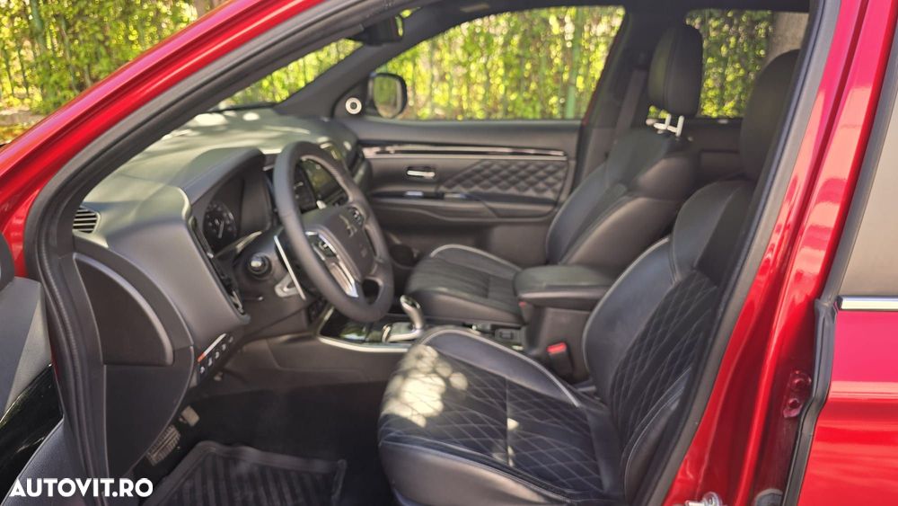 Mitsubishi Outlander PHEV 2.4 L 4X4 Instyle - 10