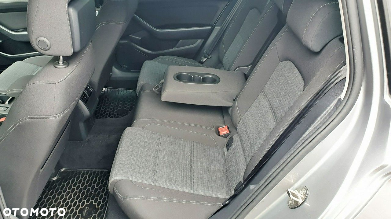 Volkswagen Passat 2.0 TSI Business DSG - 18