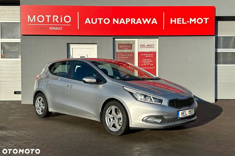 Kia Ceed - 12