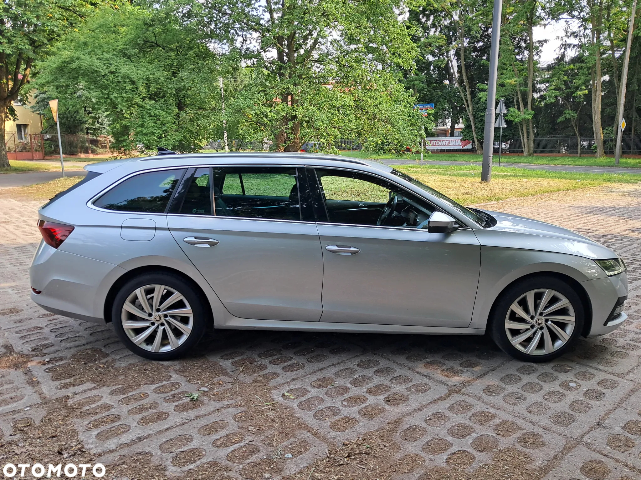Skoda Octavia 2.0 TDI Style DSG - 11