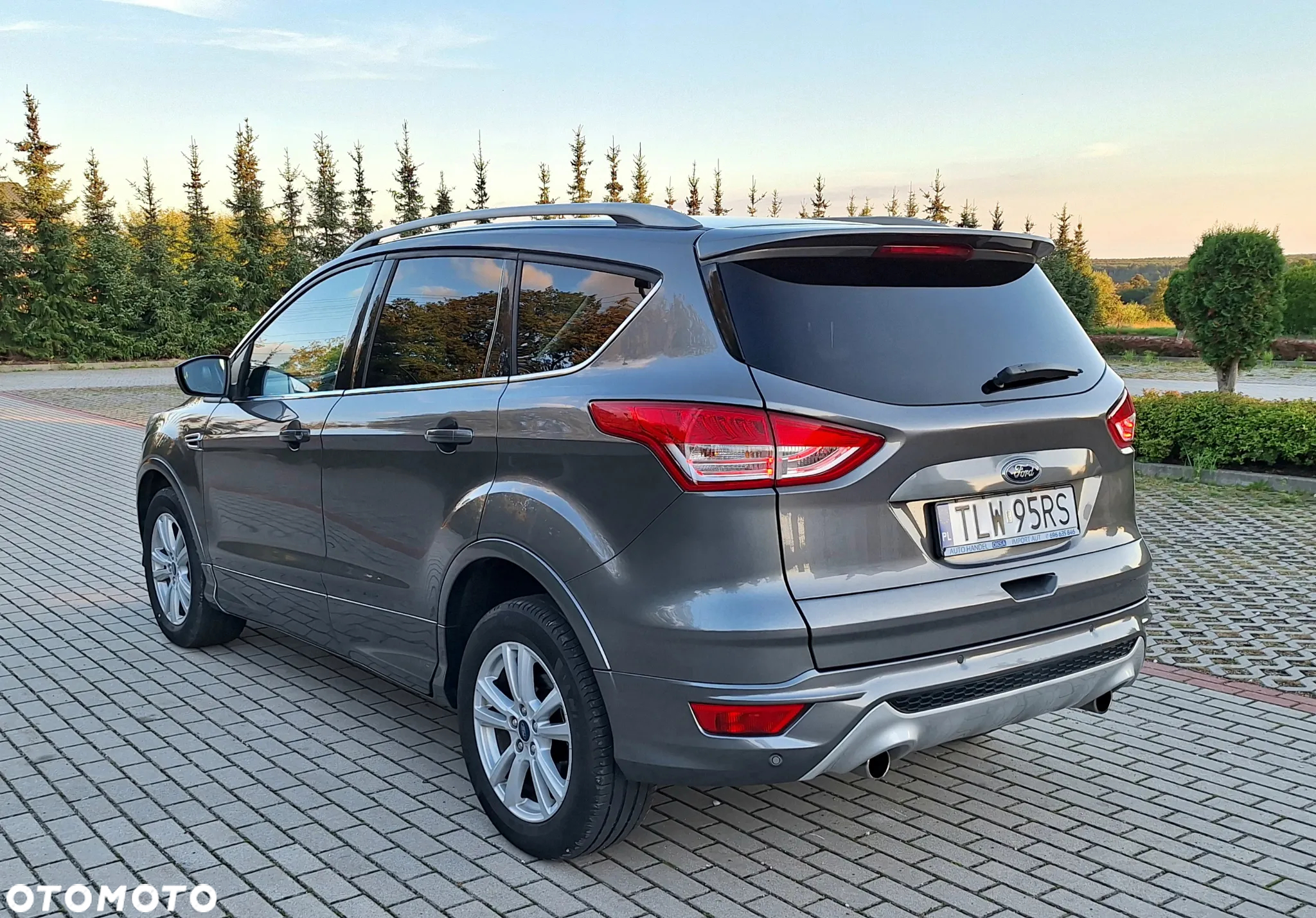 Ford Kuga 1.6 EcoBoost 2x4 Titanium - 4