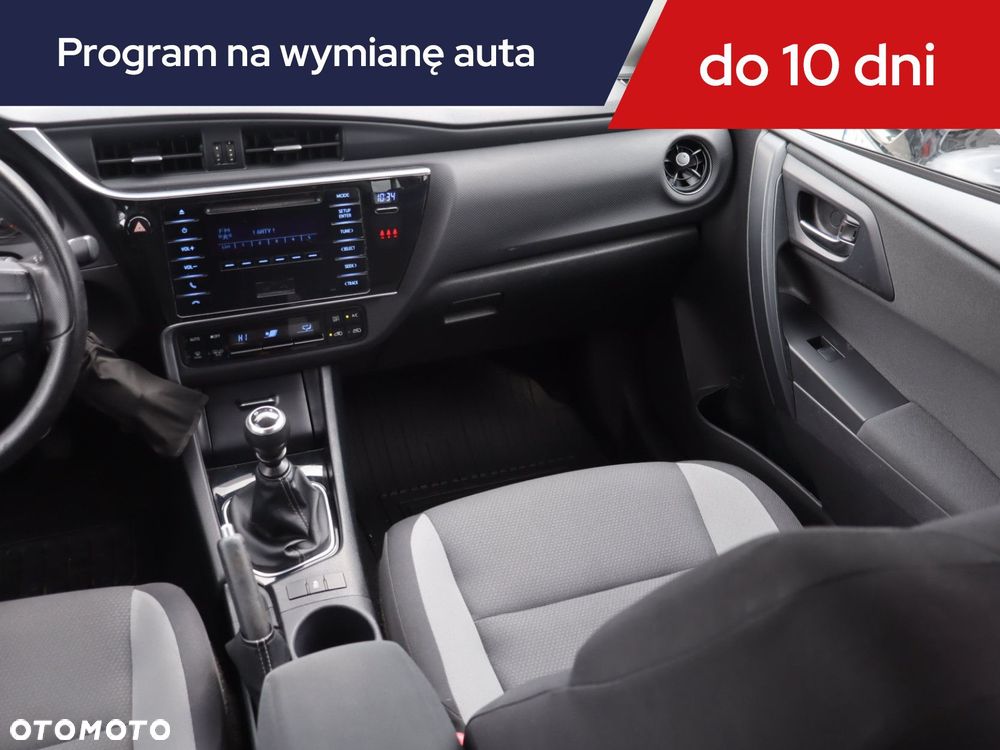 Toyota Auris - 10