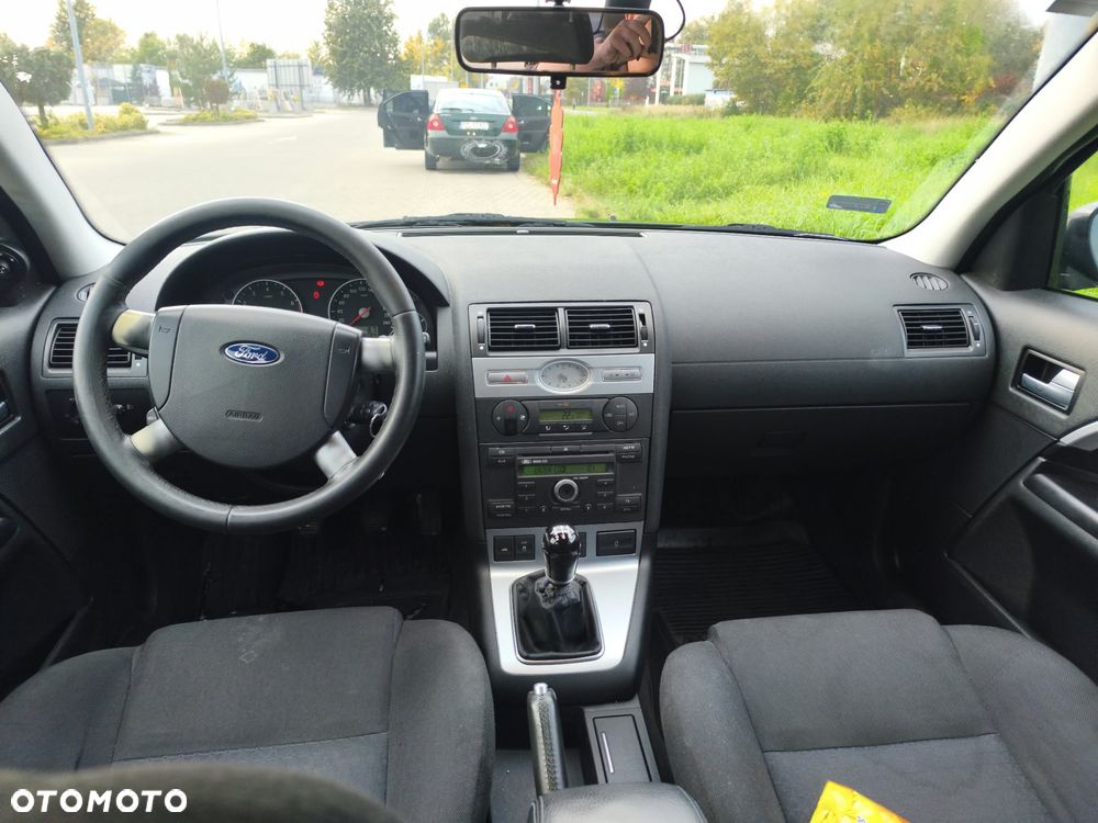 Ford Mondeo 1.8 Ambiente - 8