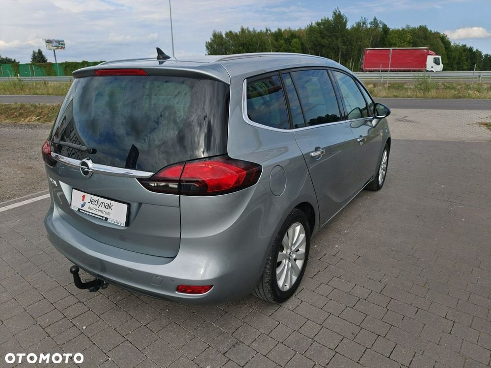 Opel Zafira - 10