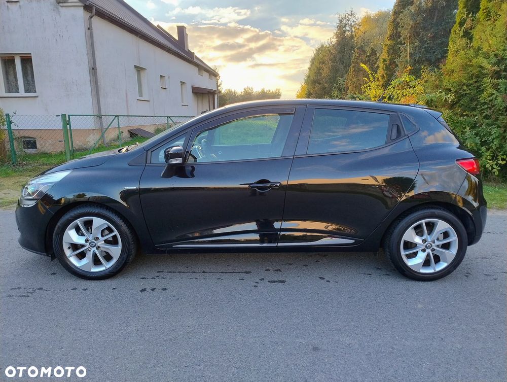 Renault Clio 1.2 16V 75 Limited - 27