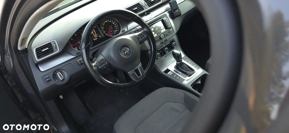 Volkswagen Passat 2.0 TDI Comfortline DSG - 21