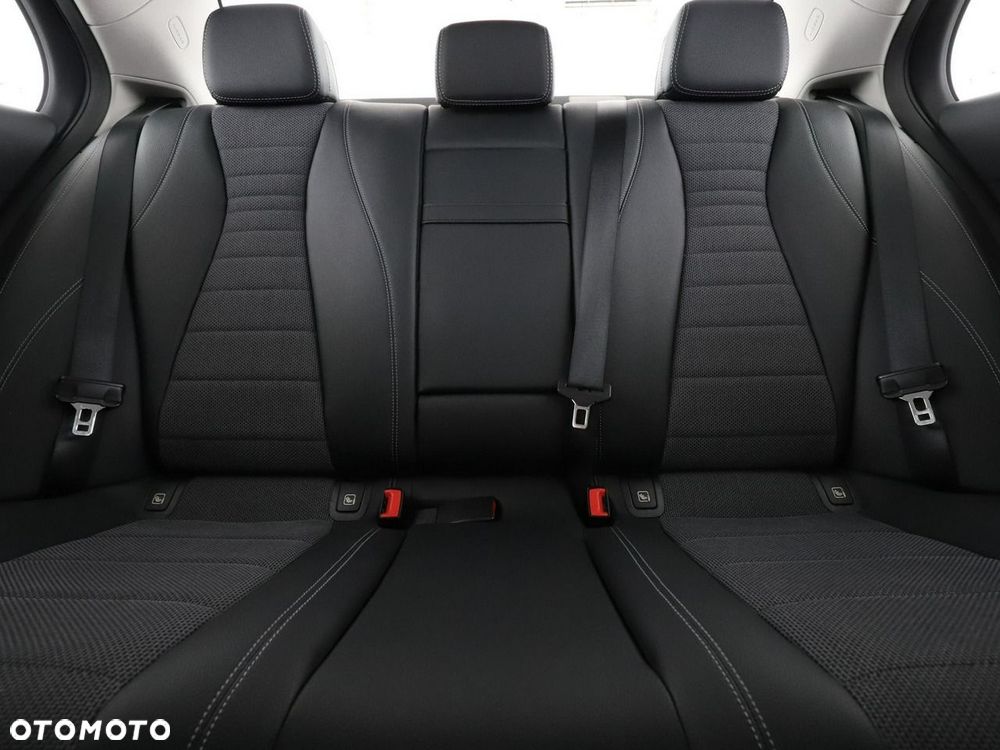 Mercedes-Benz Klasa E 200 9G-TRONIC Avantgarde - 19