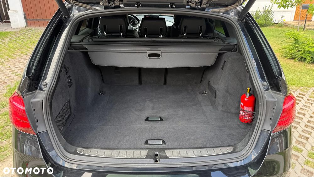 BMW Seria 3 318i M Sport Shadow - 12
