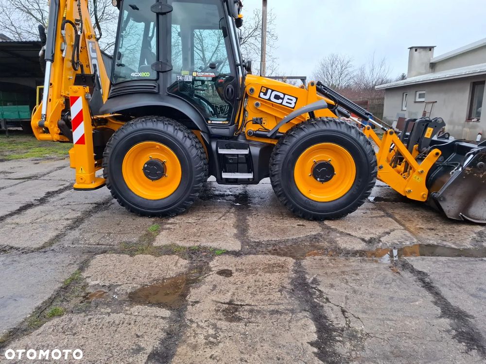 JCB 4CX - 32