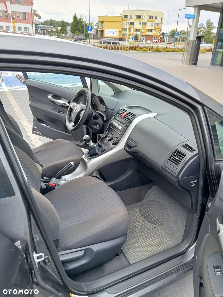Toyota Auris 1.4 D-4D Active - 11