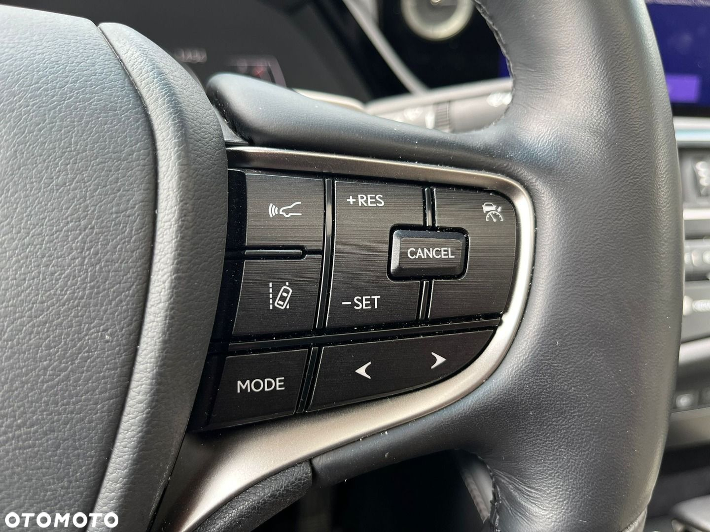 Lexus ES - 31