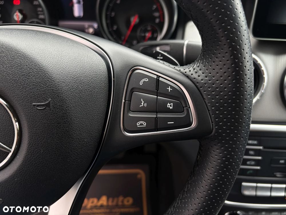 Mercedes-Benz CLA 200 7G-DCT - 24