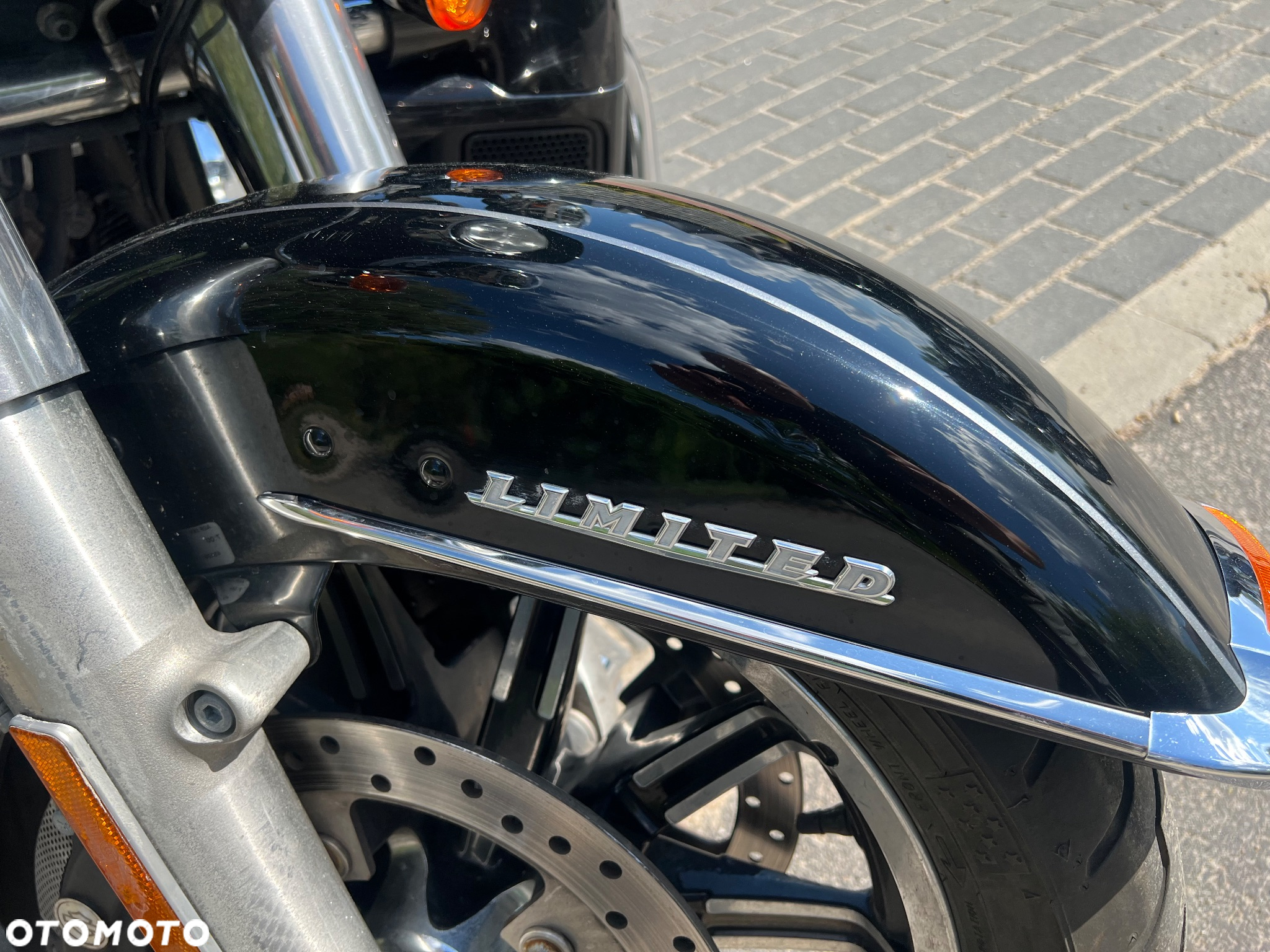Harley-Davidson FLH Electra Glide - 25