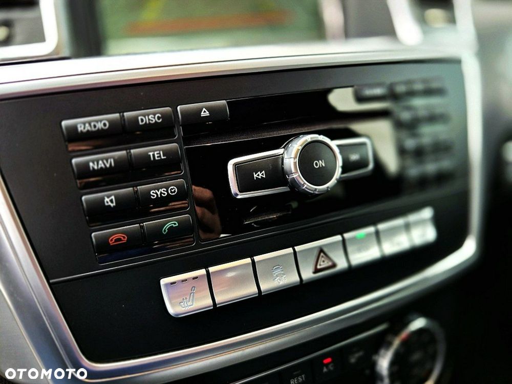 Mercedes-Benz ML 350 BlueTec 4-Matic - 15