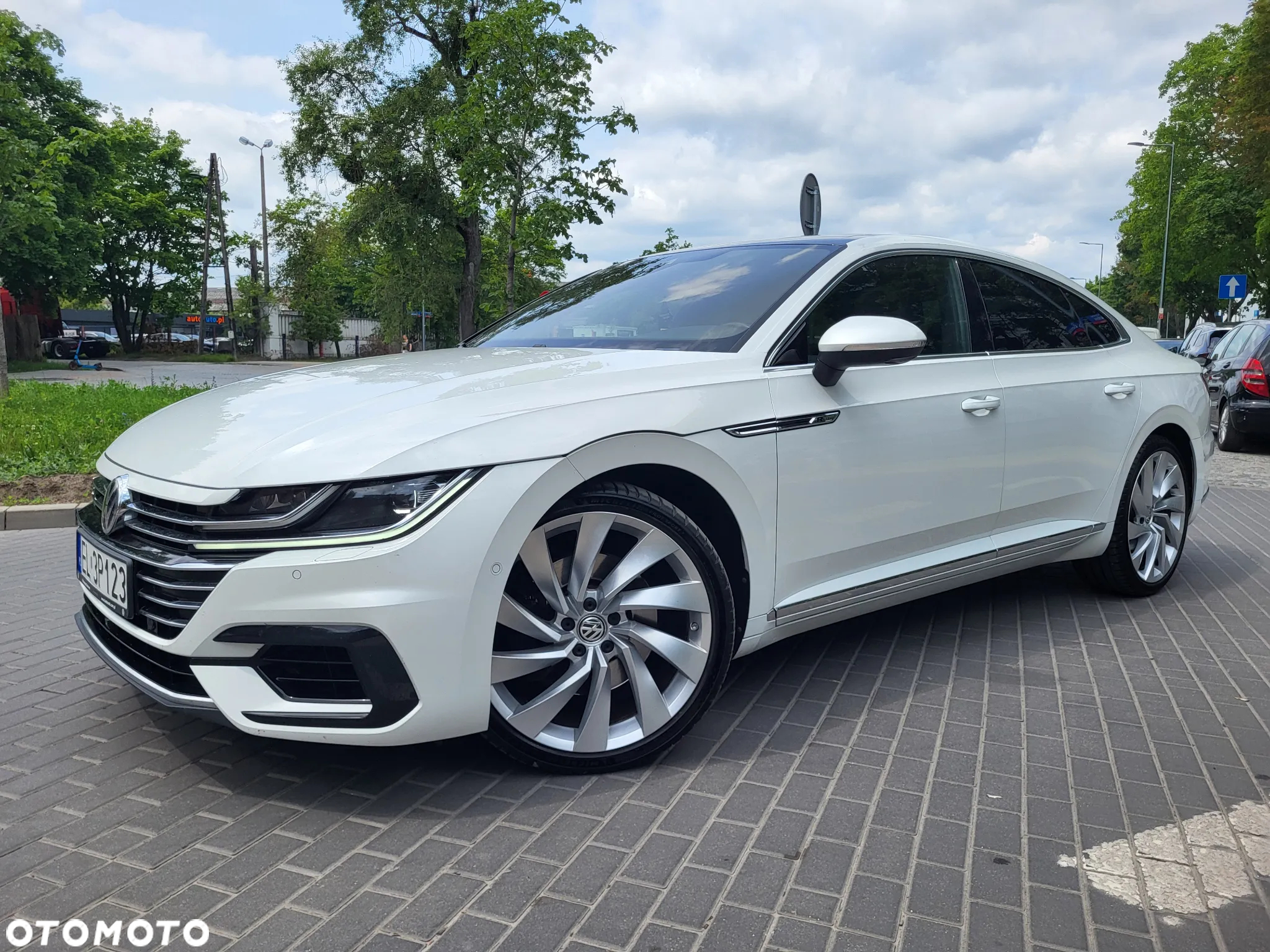 Volkswagen Arteon 2.0 TDI Bi-Turbo SCR 4Mot R-Line Edition DSG - 3