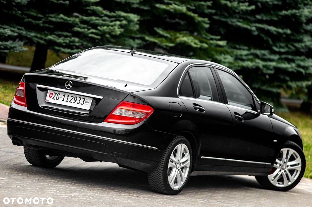 Mercedes-Benz Klasa C 180 BlueEFFICIENCY 7G-TRONIC Avantgarde - 12