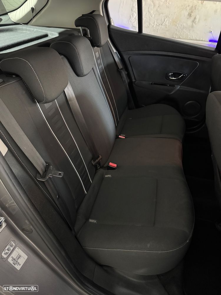 Renault Mégane 1.5 dCi Dynamique S - 13