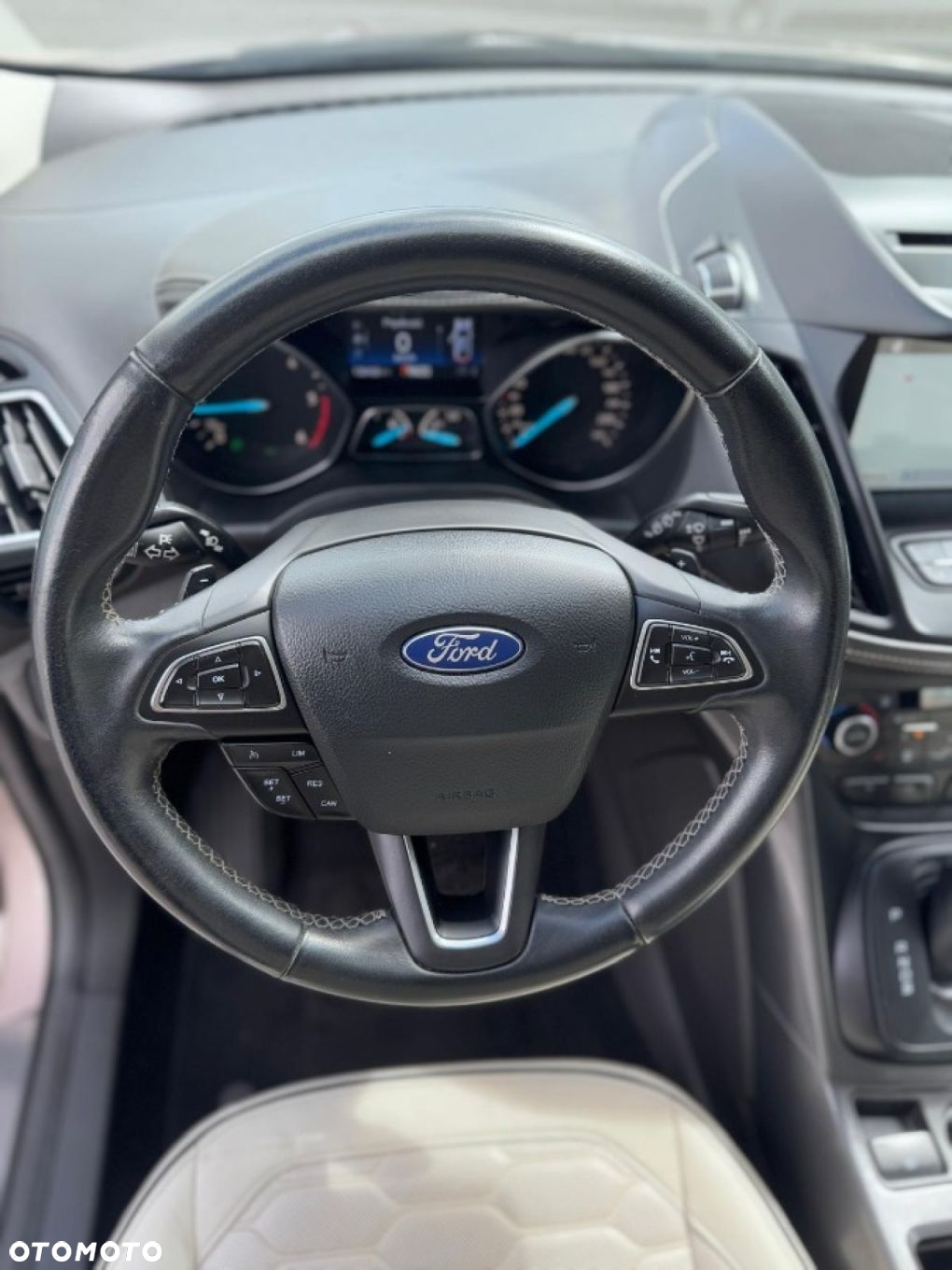 Ford Kuga - 23