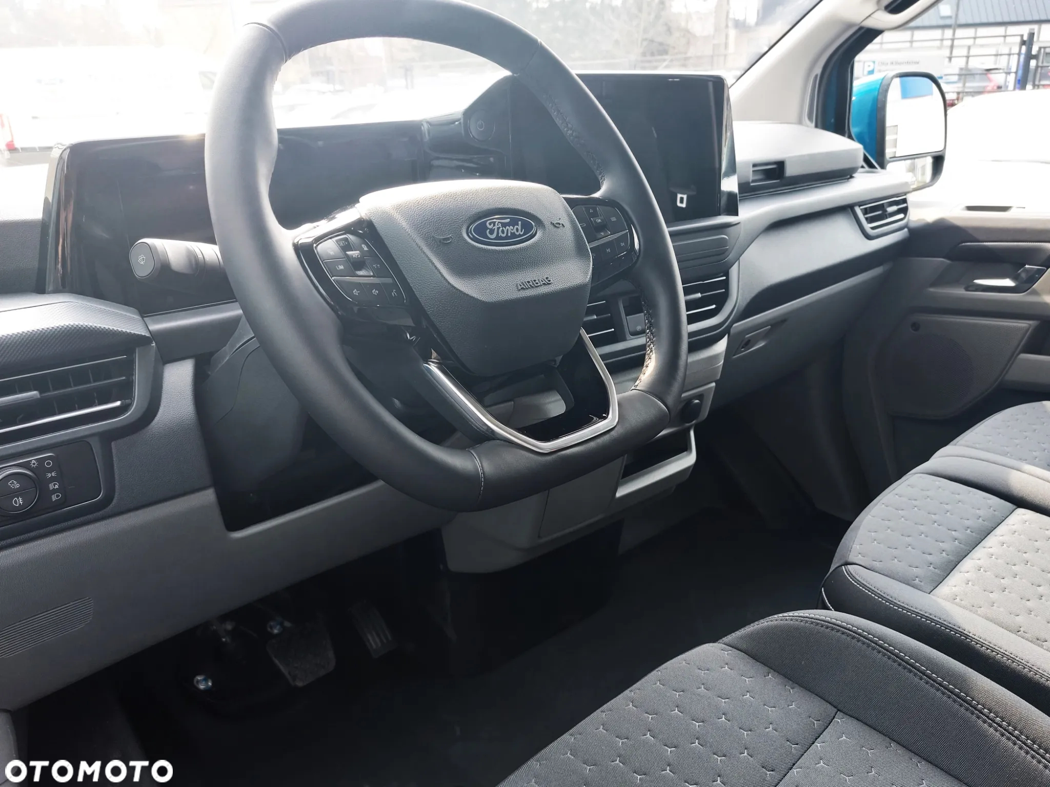 Ford Transit E-Custom - 22