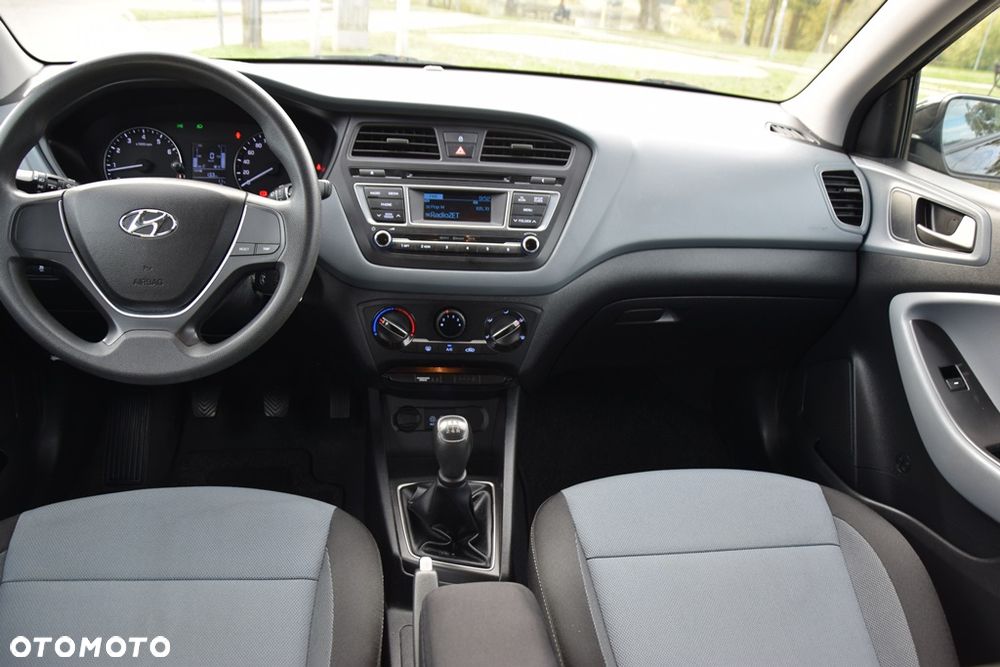 Hyundai i20 1.2 Pure - 13