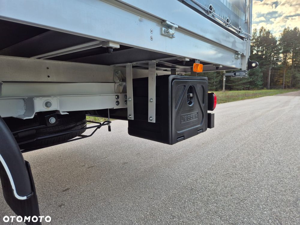 Mercedes-Benz Sprinter - 15