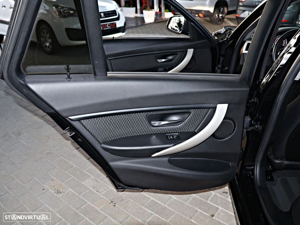 BMW 320 d Touring Advantage Auto - 39