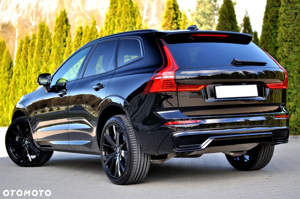 Volvo XC 60 B5 B AWD Plus Black Edition - 4